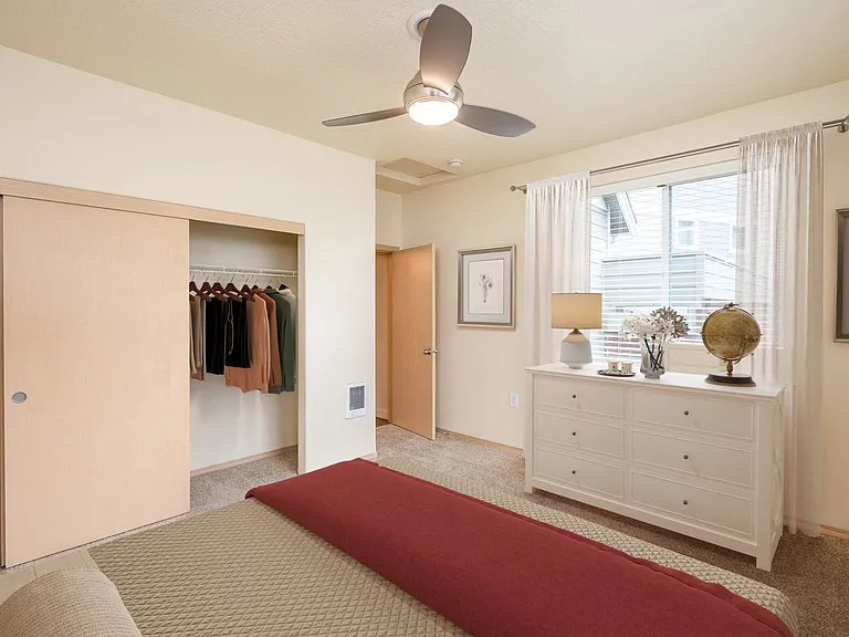 1497-1549 NE Market Dr — Photo 22