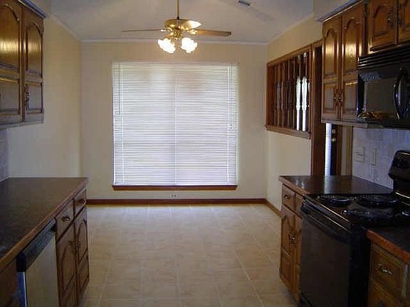 3rd image of 1024 N Fannin St