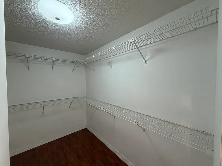 14279 Kendale Lakes Cir — Photo 31