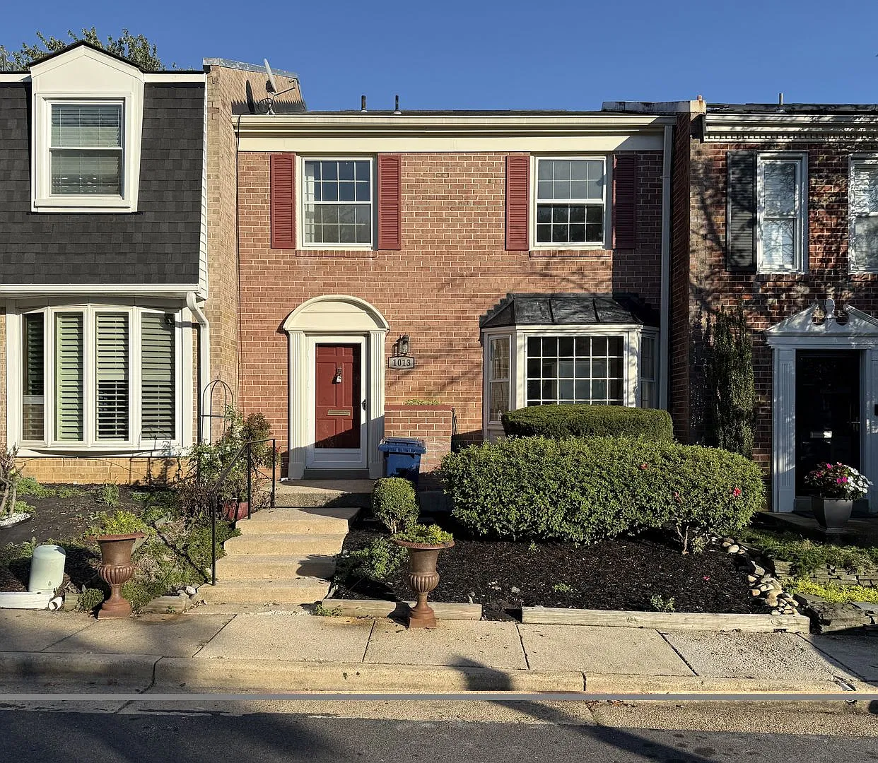 Move-in ready and available for immediate occupancy — Photo 1