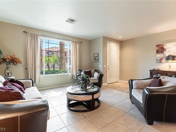 4th image of 634 Bighorn Creek St