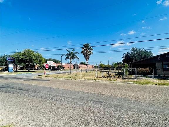 2nd image of 443 W Ciro Caceres Ave