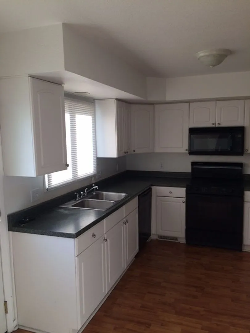 5541-5547 Christopher Ct — Photo 3