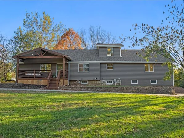 8213 W 54th Ter, Overland Park, KS 66202