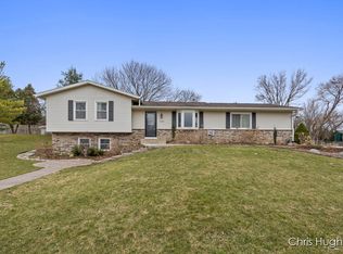 6350 Dunbarton St SE, Ada, MI 49301