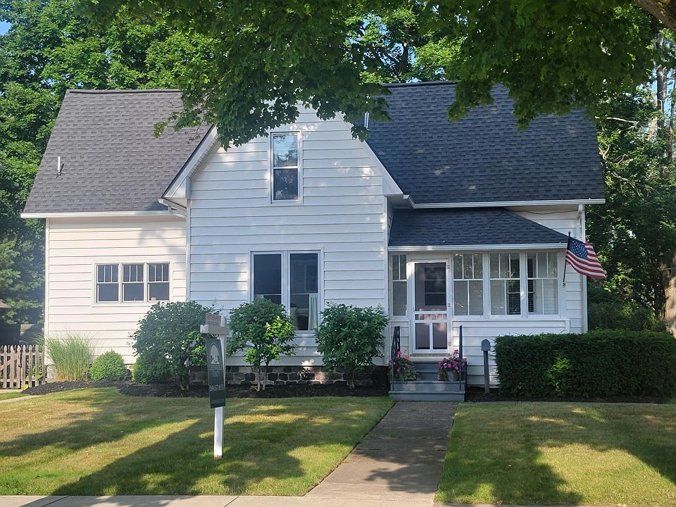 1st image of 103 Clinton St