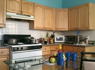 17 Stratton Ter APT 1, Waltham, MA 02453