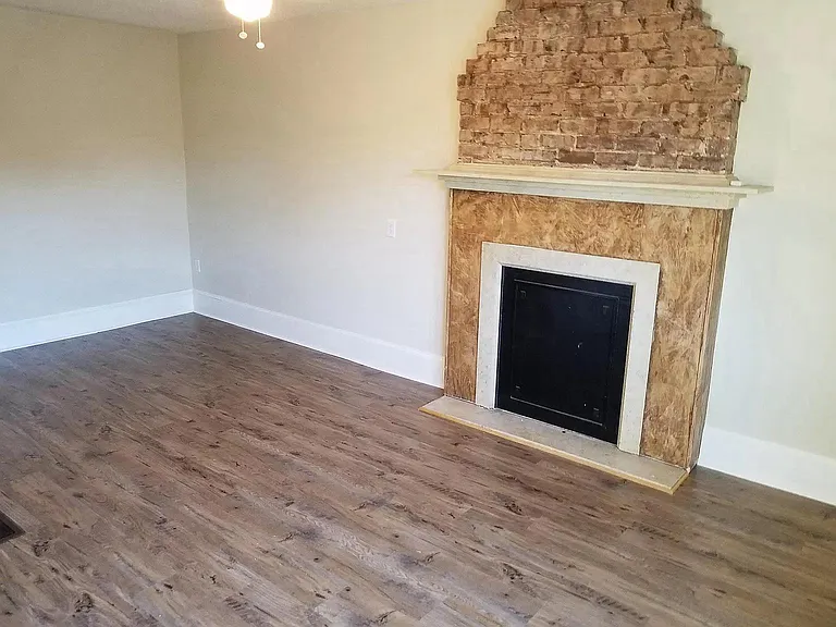 1218 W Market St #H — Photo 6