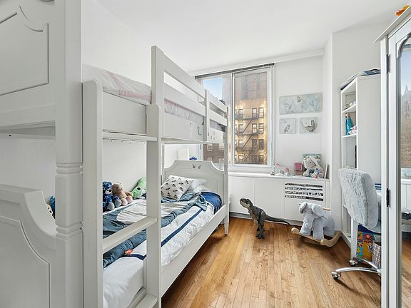 5th image of 101 W 79th St APT 3C
