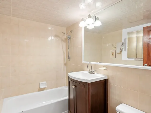 4812 Bedford Avenue image 8 of 17