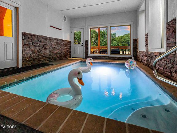 3rd image of 519 Warbonnet Way