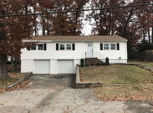 15 Linwood Rd, Cumberland, RI 02864
