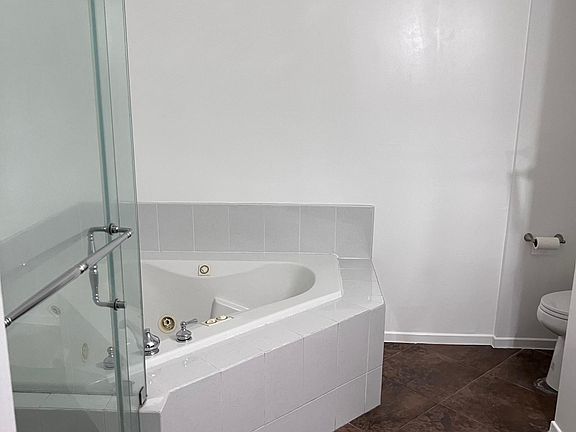 Master bedroom bathroom