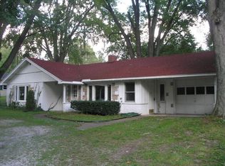 550 Riverside Dr, Constantine, MI 49042