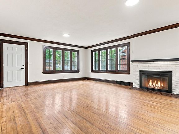 3rd image of 3237 Sheridan Ave N