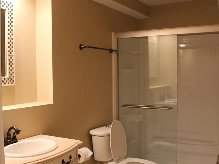 Basement Full Bathroom #4