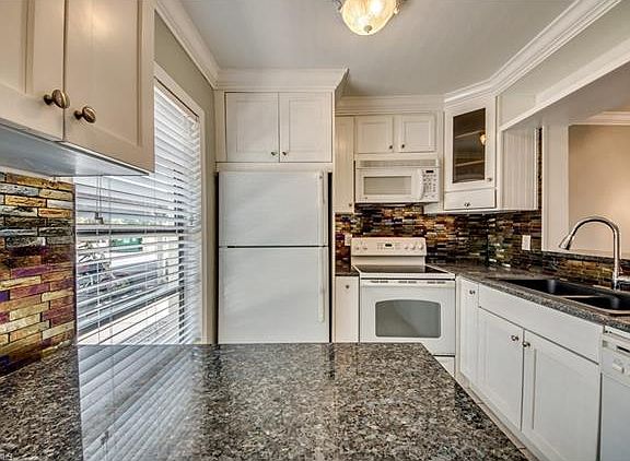 3rd image of 4520 SW 8th Pl APT 5