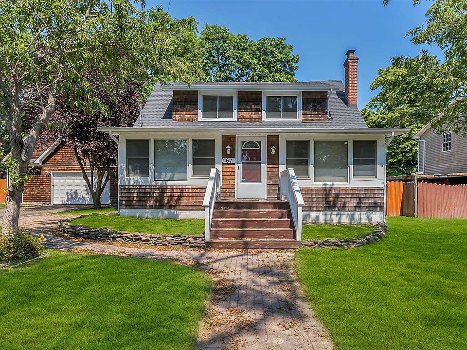 1st image of 67 Moriches Dr