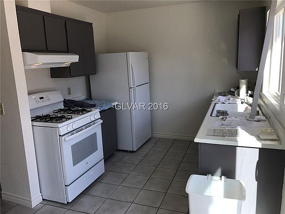 2nd image of 4794 Woodlake Ave