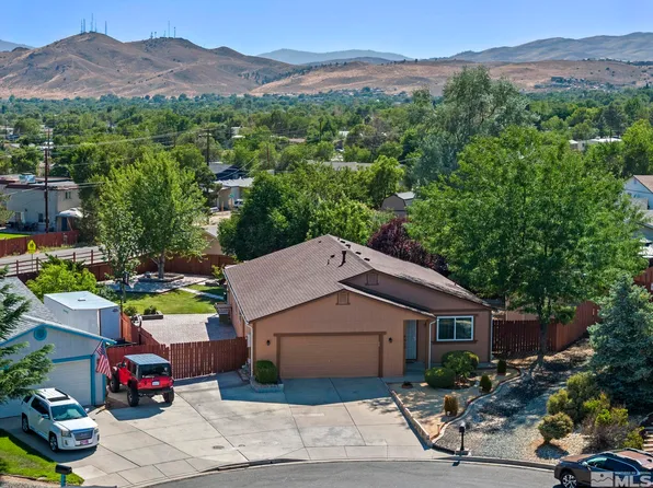 6423 Serrano Ct, Sun Valley, NV 89433