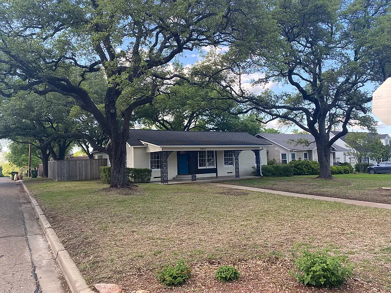 3825 Hubby Ave — Photo 2