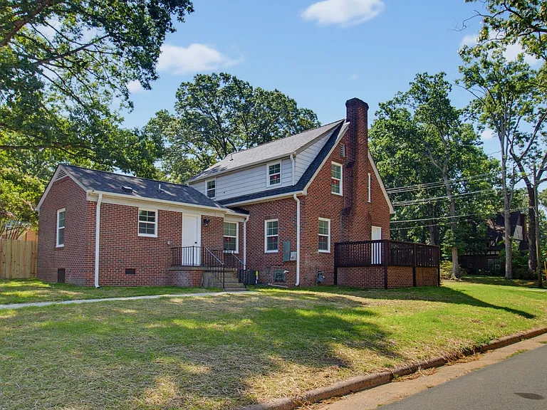1370 Seminole Dr — Photo 24