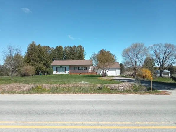 407 E Main St, Hale, MI 48739