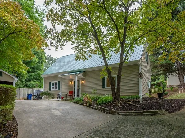 180 Farmingdale Ave, Winston Salem, NC 27107