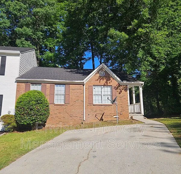 6388 Charter Way — Photo 2