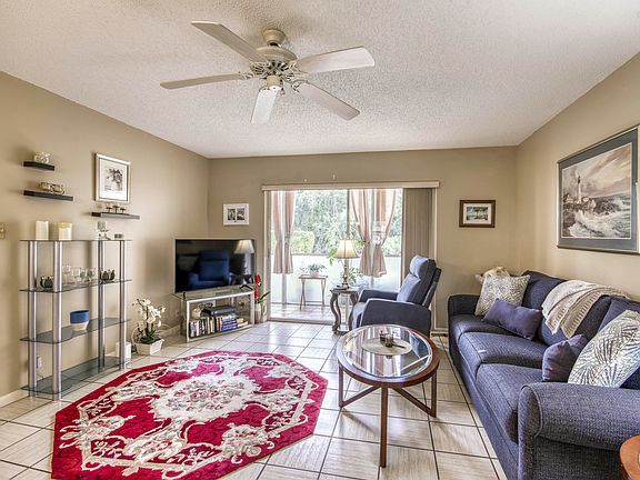 3rd image of 120 Lake Meryl Drive #117