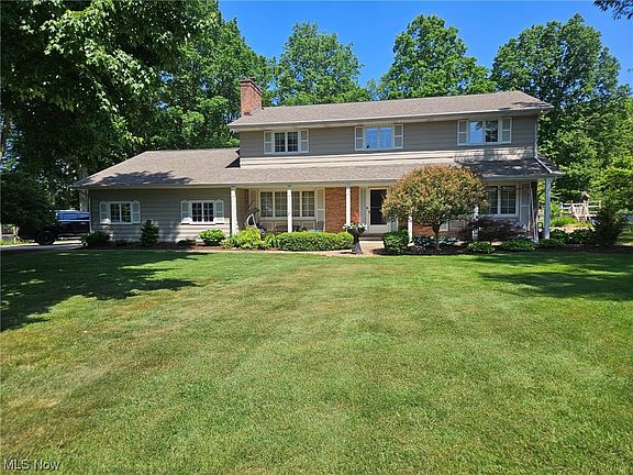 3rd image of 634 Deerwood Dr