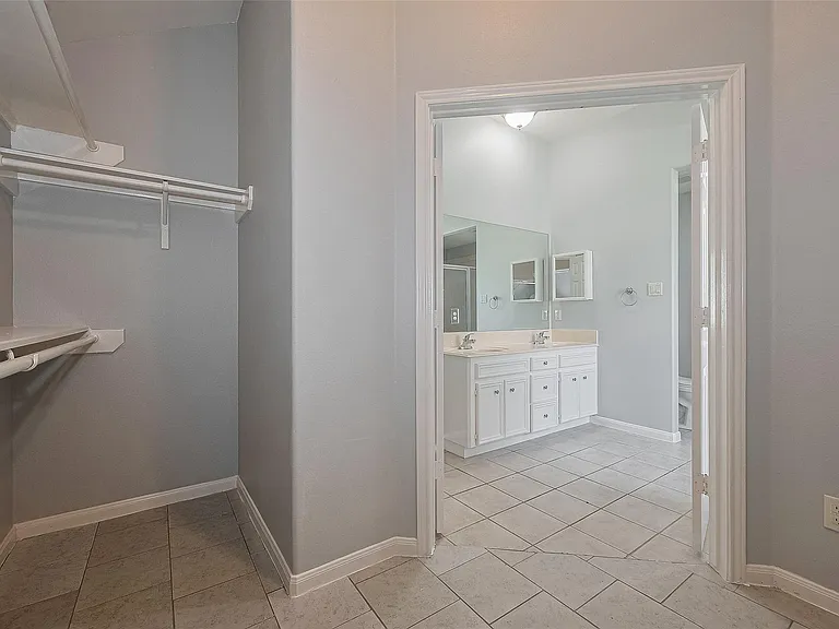 9631 Highland Pointe Dr — Photo 35