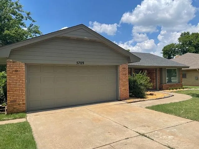 5709 Melton Dr — Photo 2