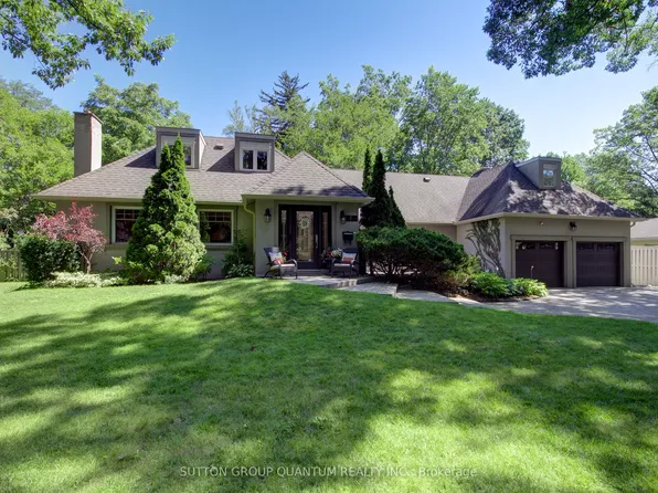 1391 Queen Victoria Ave, Mississauga, ON L5H 3H2