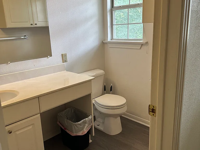 2103 Woodmont Ave #B — Photo 13