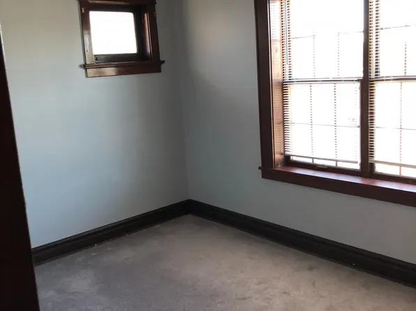 8202 Gravois Rd #2, Saint Louis, MO 63123