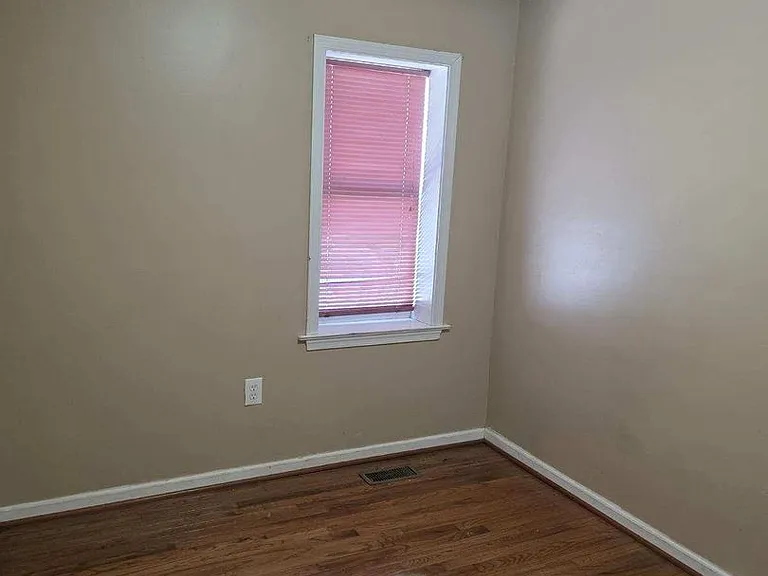428 S Jackson St — Photo 10