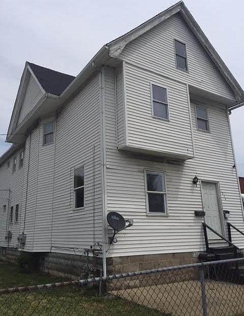 1st image of 1334 E Ferry St #2