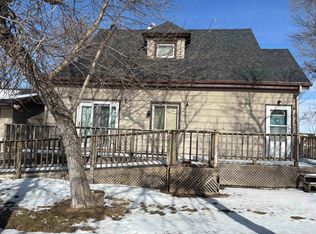 403 1st St SE, Mohall, ND 58761