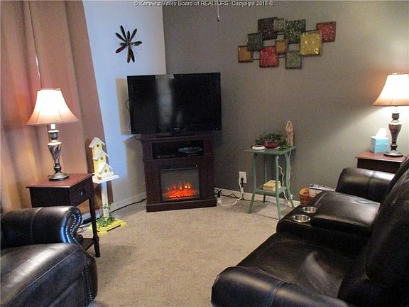5th image of 220 Kenna Dr