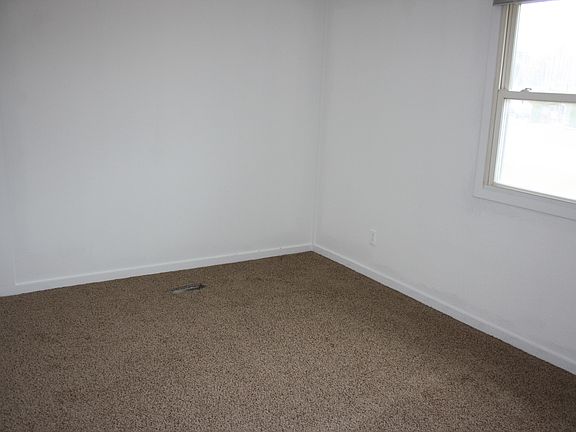 4th image of 10428 S Carolina St