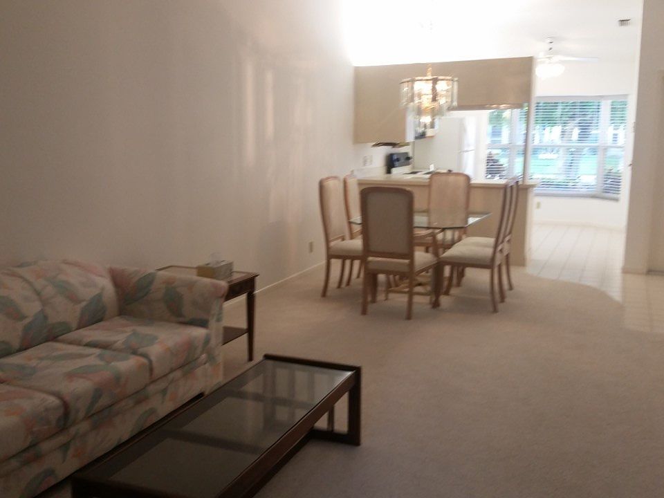 Living room/ kitchen
