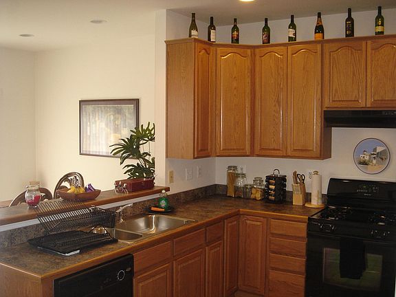 Kitchen with breakfast bar