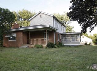 2732 S 5th St, Pekin, IL 61554