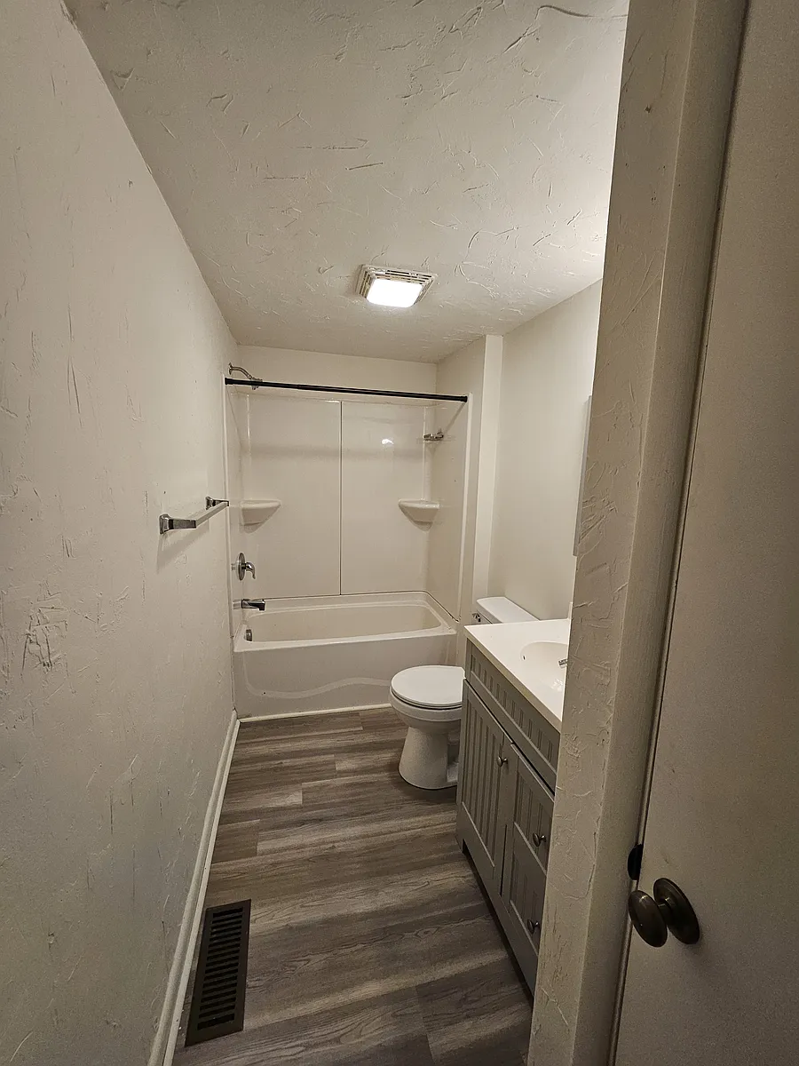 Building Photo - 1575 N State Rte #13