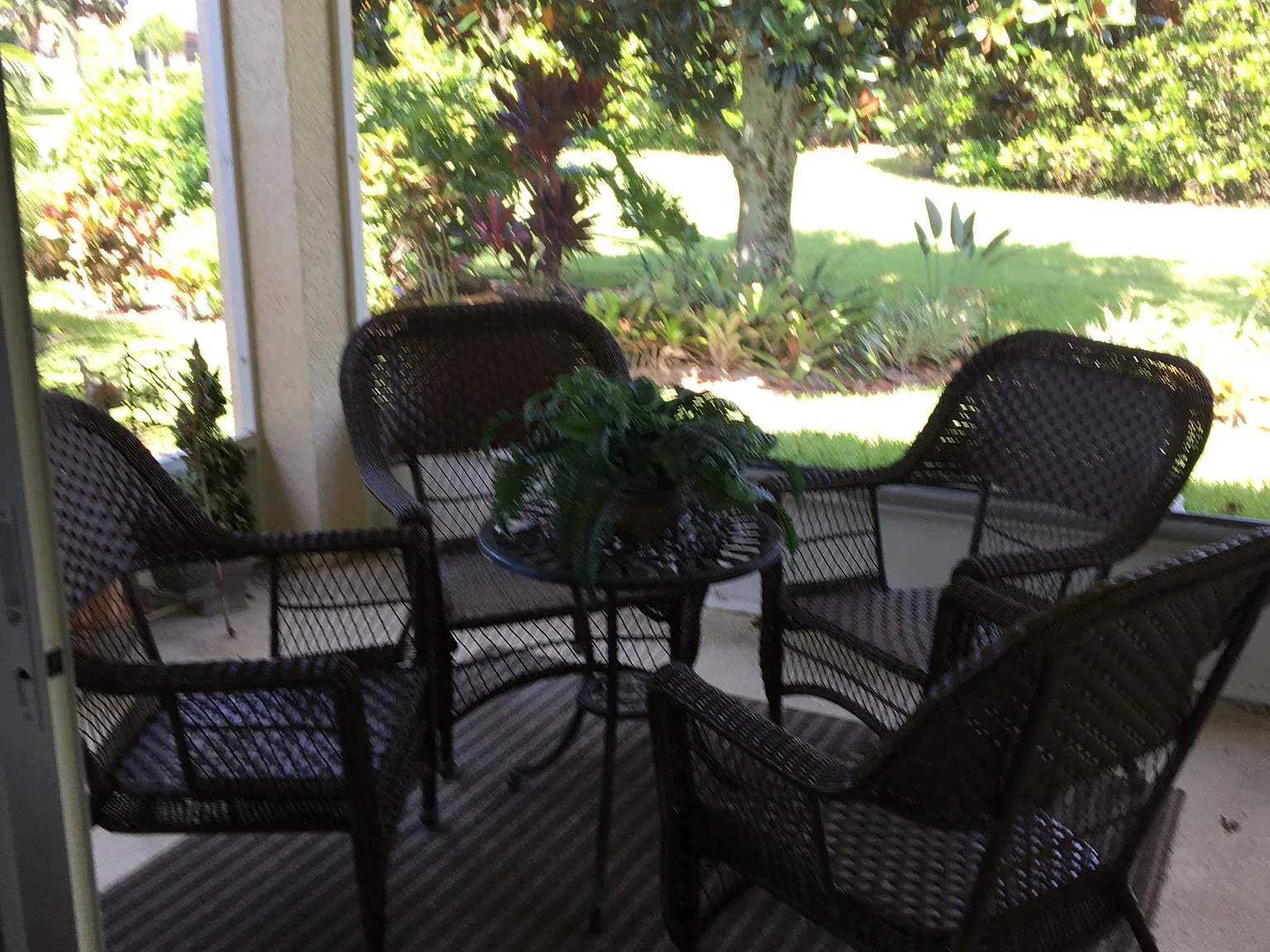 1111 Yosemite Dr — Photo 2
