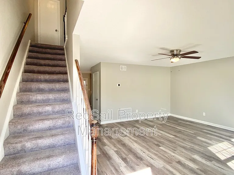 376 Susan Constant Dr — Photo 5