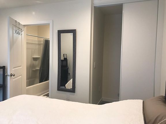 4th image of 2213 Holly Dr #1