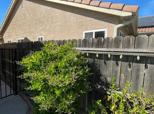 752 Blanc De Noir Ct, Los Banos, CA 93635