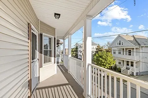 3 bed, 1163 sqft, $2,350 — Photo 2